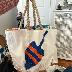 Reversible clippable sea bag tote